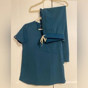 Figs Women's Scrub Set in Teal